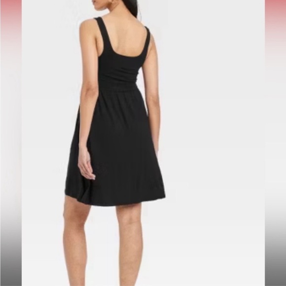 Black Sleeveless Scoop Neck Mini Sundress - Picture 2 of 9